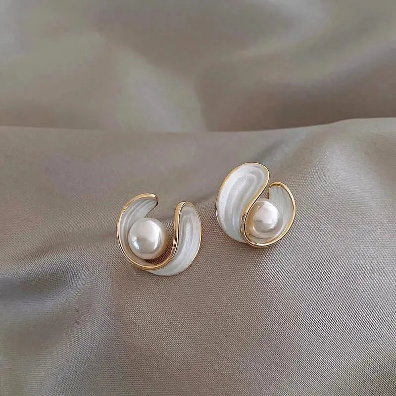O&O - Luxury White Opal Earrings with Pearls Gold