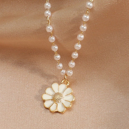 Pearl Daisy Pendant