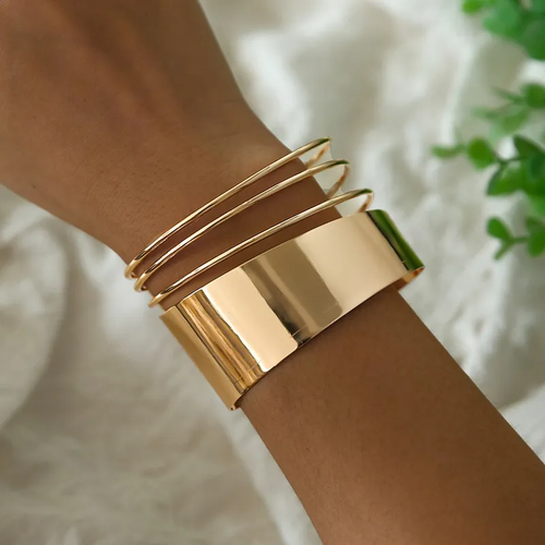Timeless Golden Vintage Bracelet