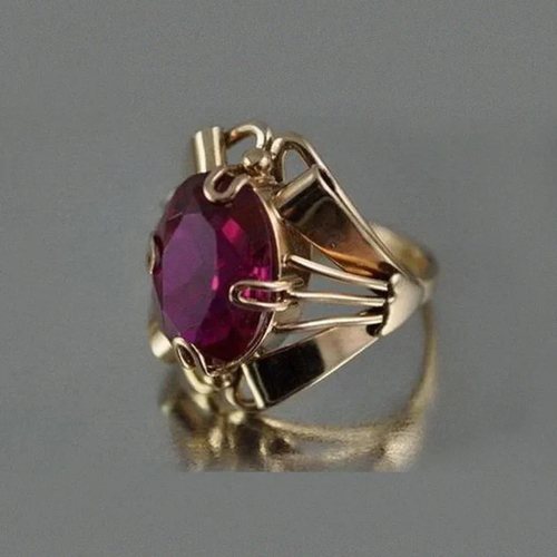 Vintage Gold Garnet Crystal Ring