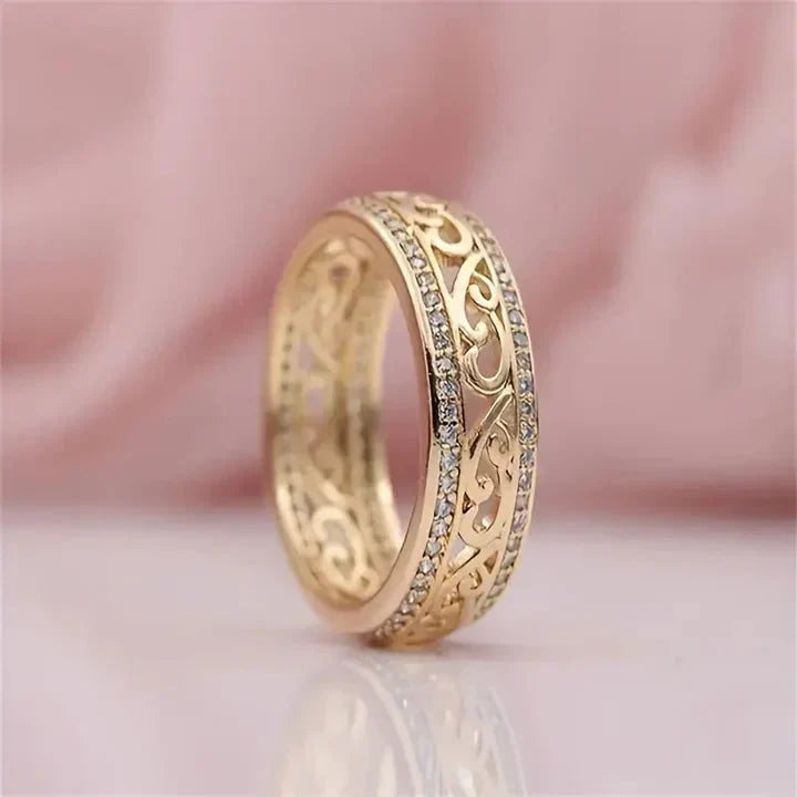 Radiant Gold Embrace Ring