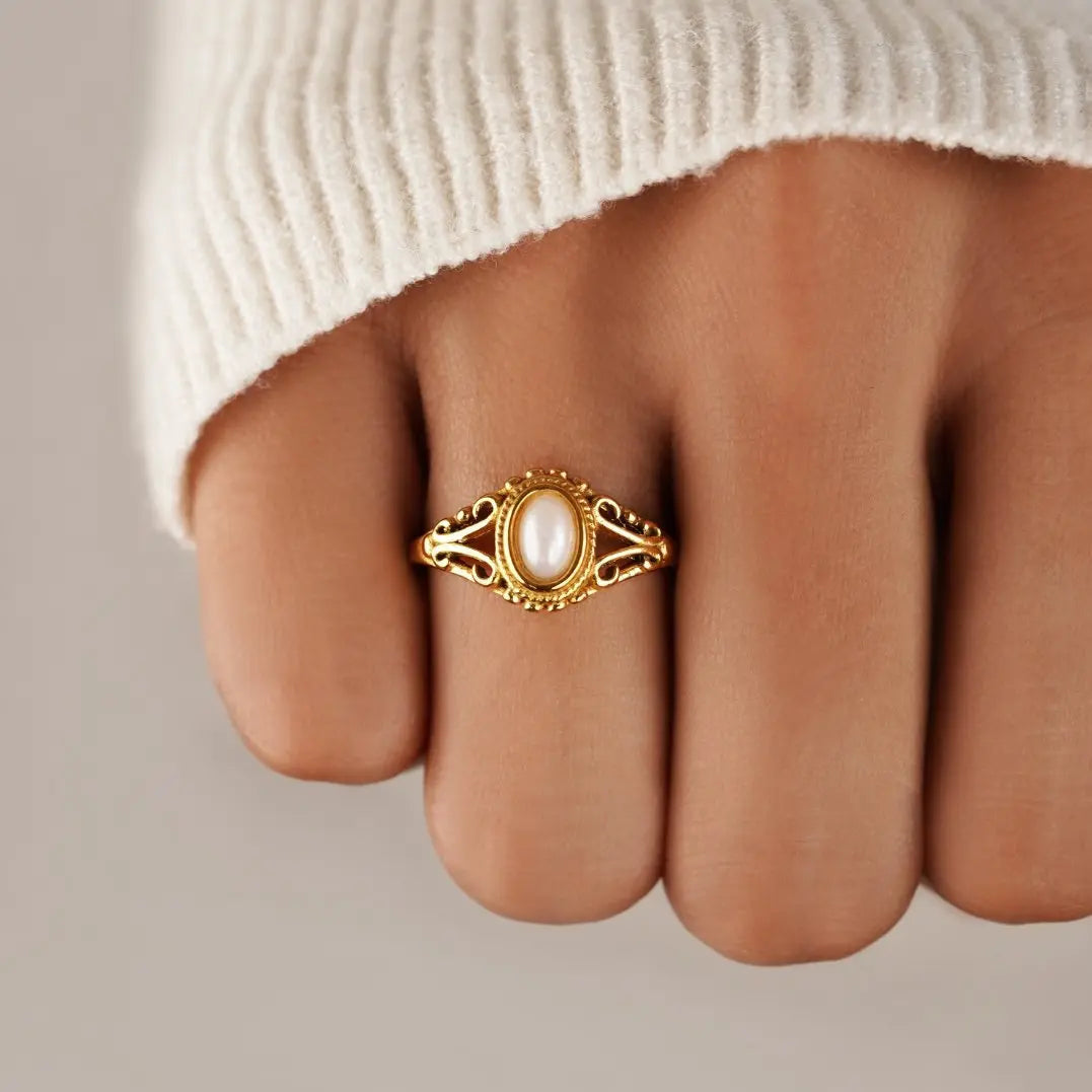 Royal - Vintage Pearl Ring